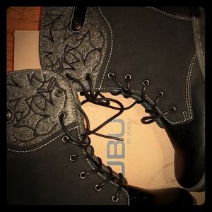 Jambu Boots size 5.5